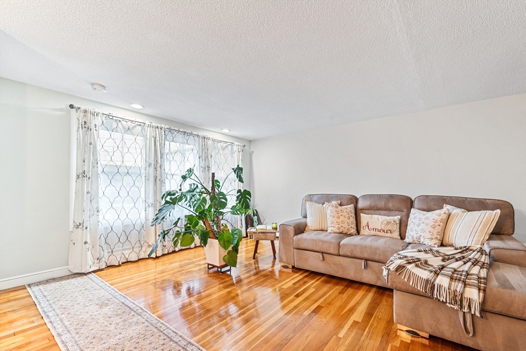 14 Newman St, Revere