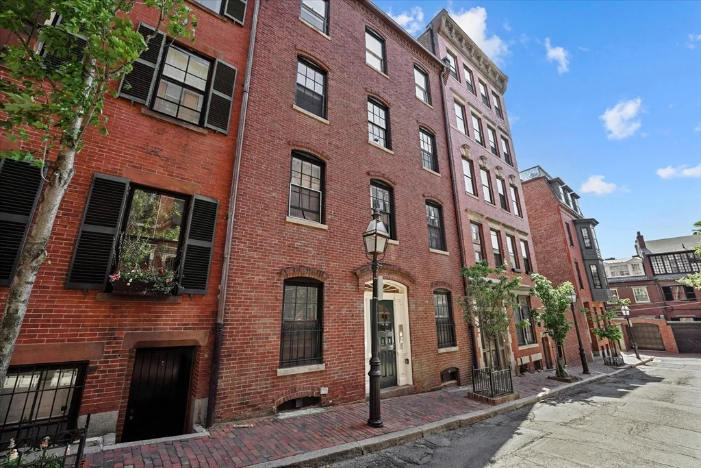 130 Myrtle St, Beacon Hill