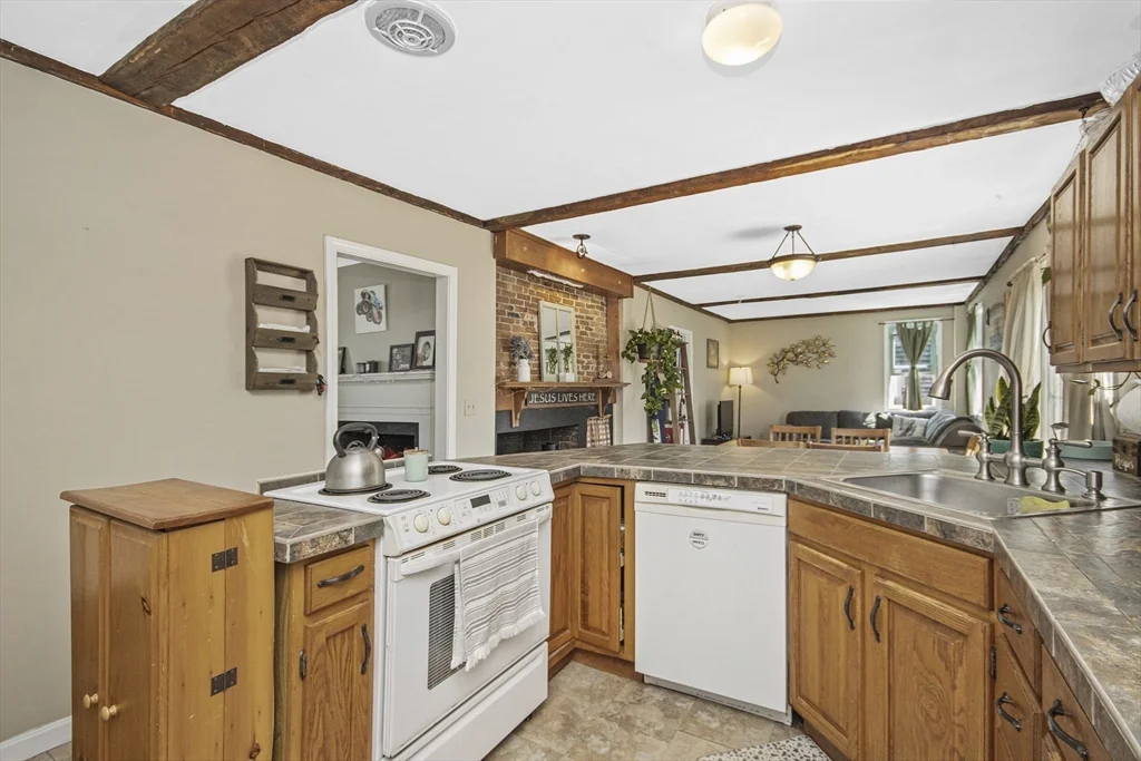 126 Summer, Plymouth