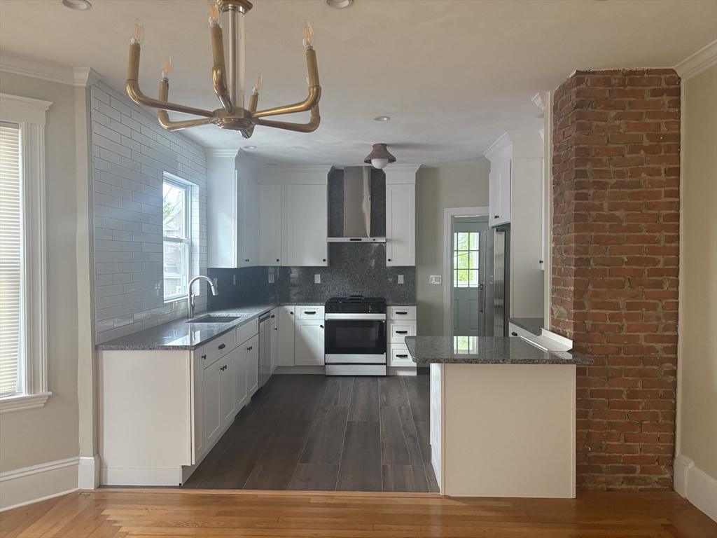 14 Fairview St, Roslindale