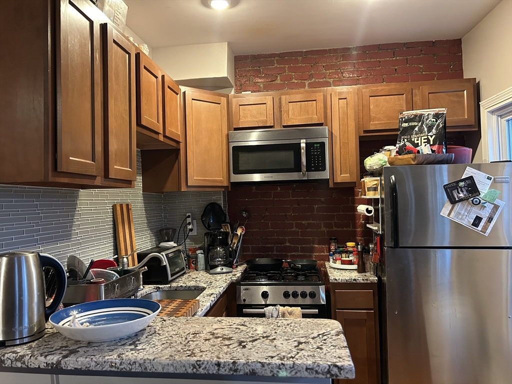 14 Evergreen Sq, Somerville