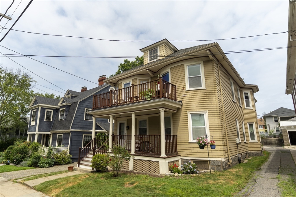 15 Castleton St, Jamaica Plain