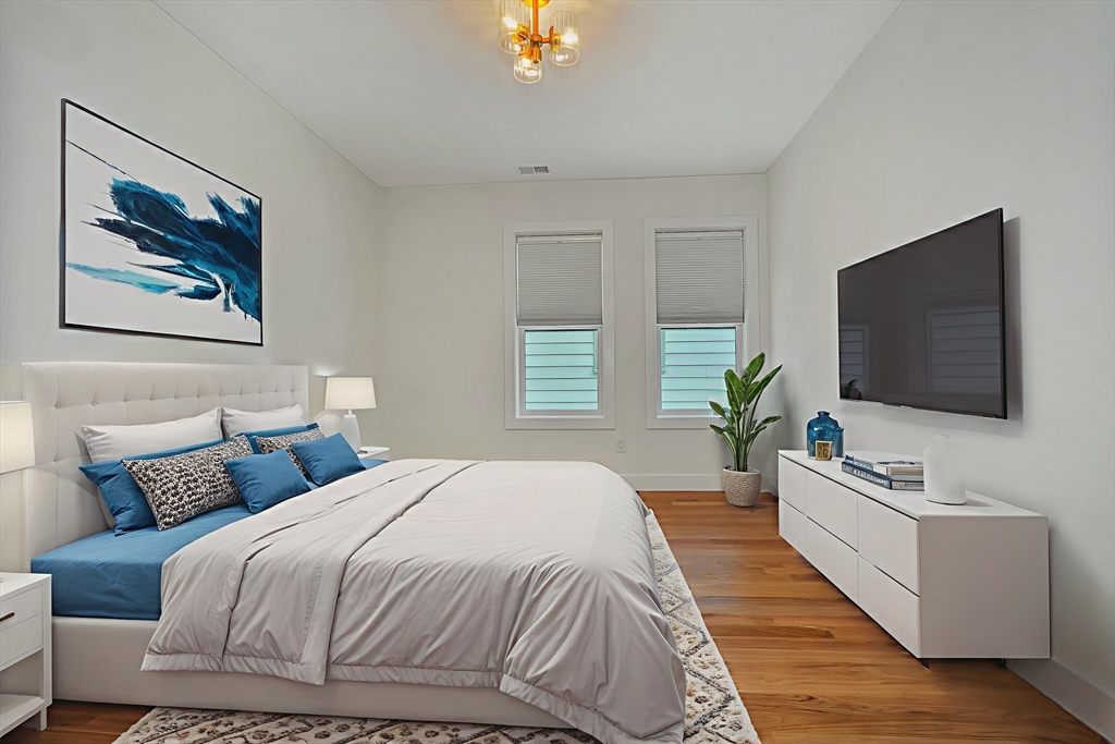 214 Havre St, East Boston