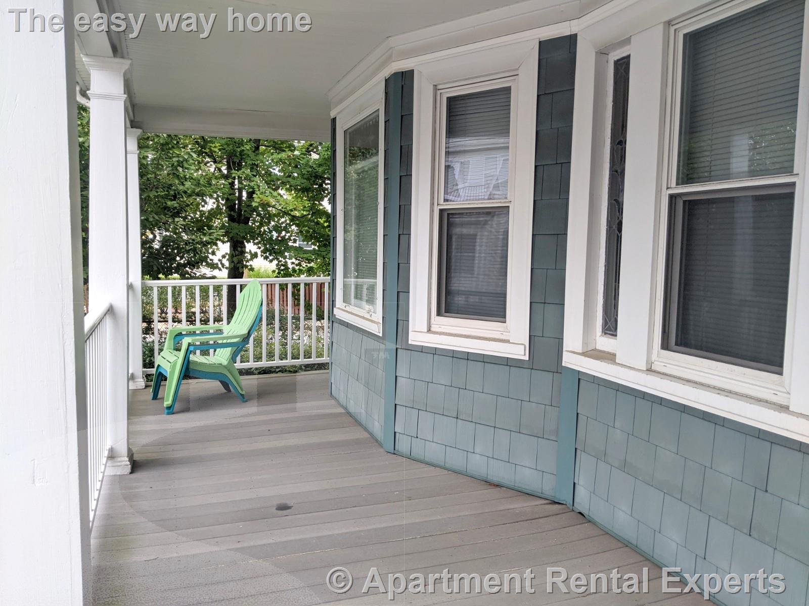 19 Leonard St, Davis Square