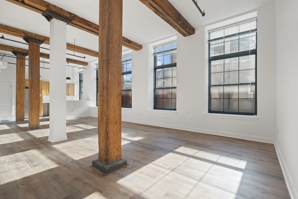 881 E 1st, South Boston