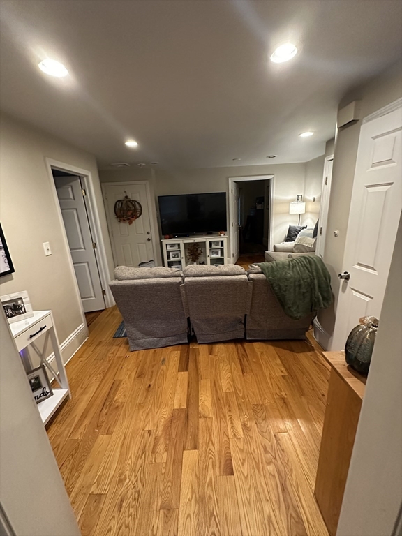 98 Chelsea St, East Boston