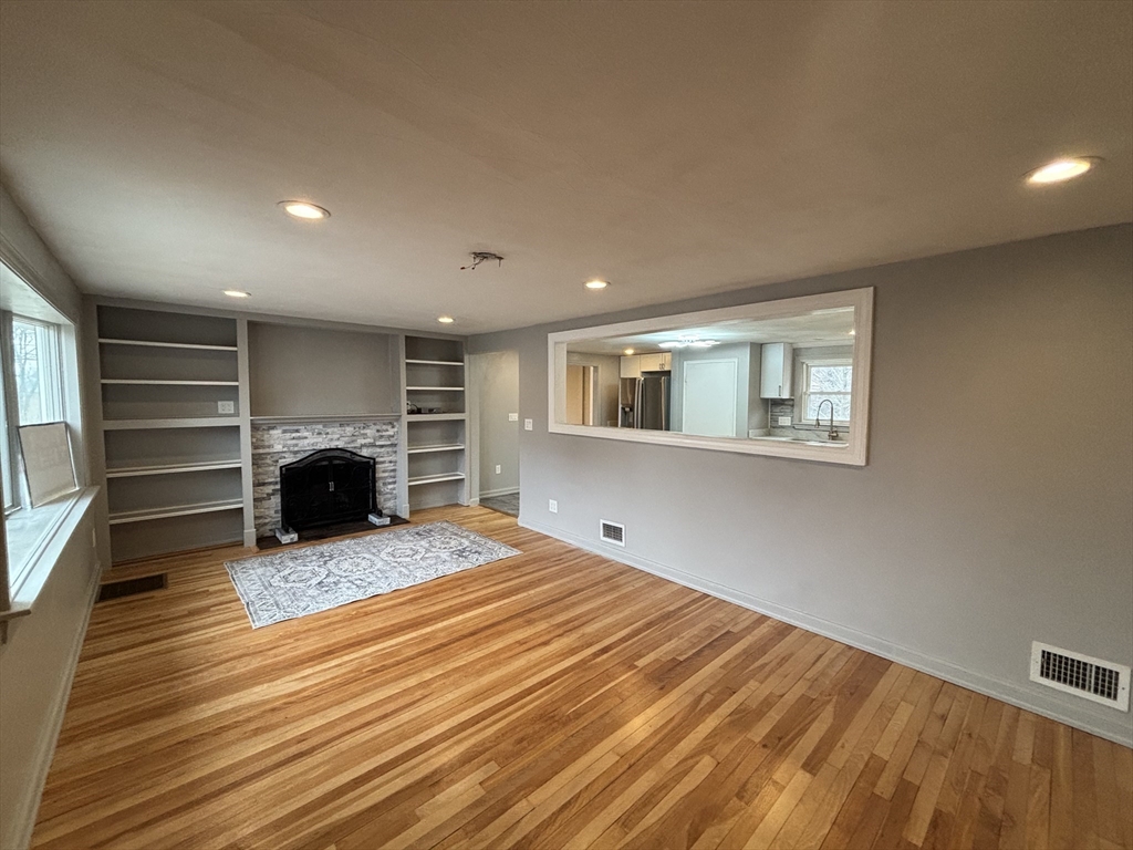 27 Evans Rd, Stoneham