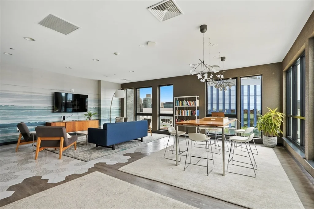 45 W 3rd St, South Boston