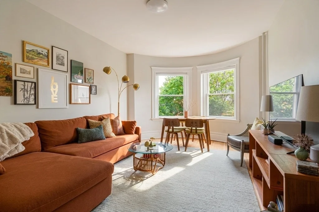 176 Naples Rd, Coolidge Corner