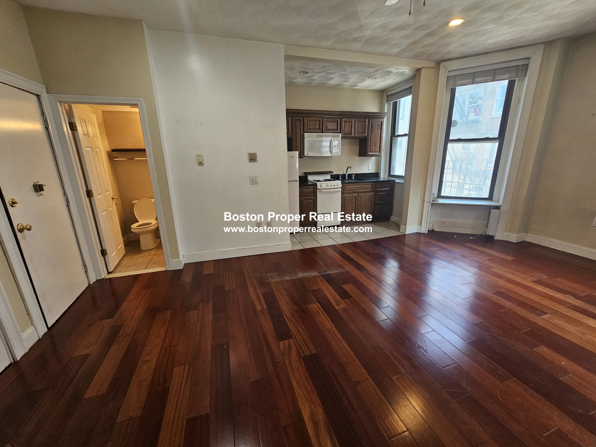 250 Newbury St, Back Bay