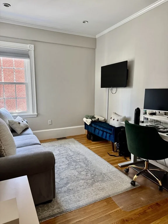 54 Chestnut St, Charlestown