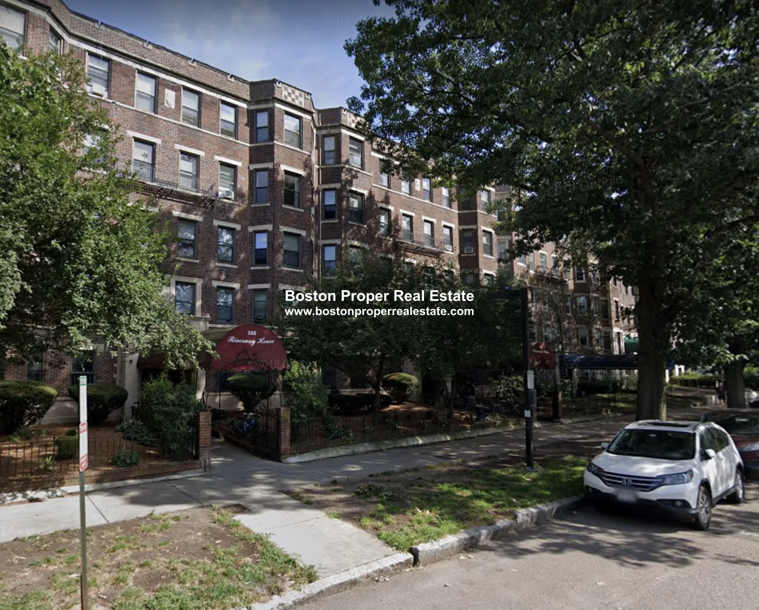 360 Riverway, Mission Hill