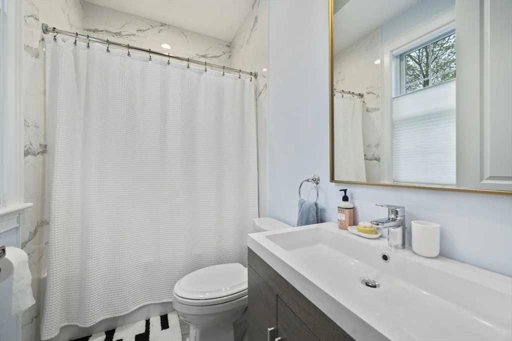 11 Woodhaven Rd, Waban