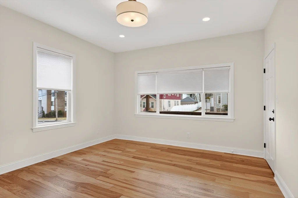 28 Ekman St, Worcester