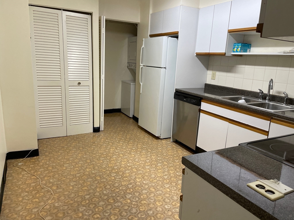 1265 Beacon St, Coolidge Corner