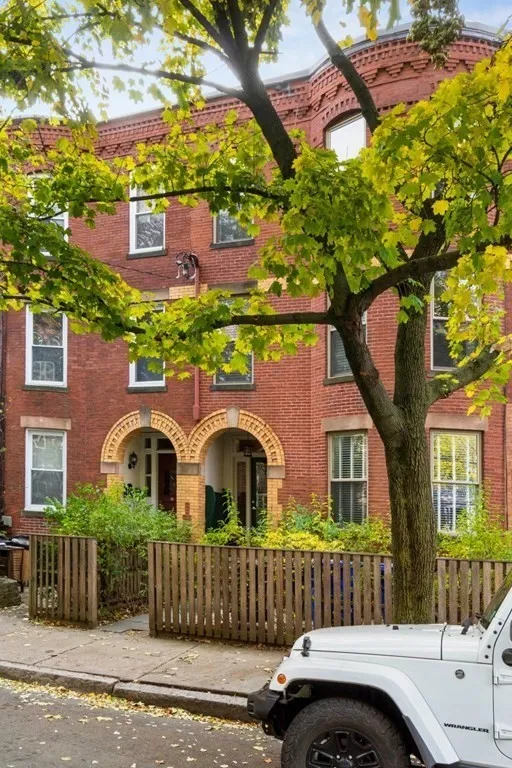 94 Brook St, Central Village