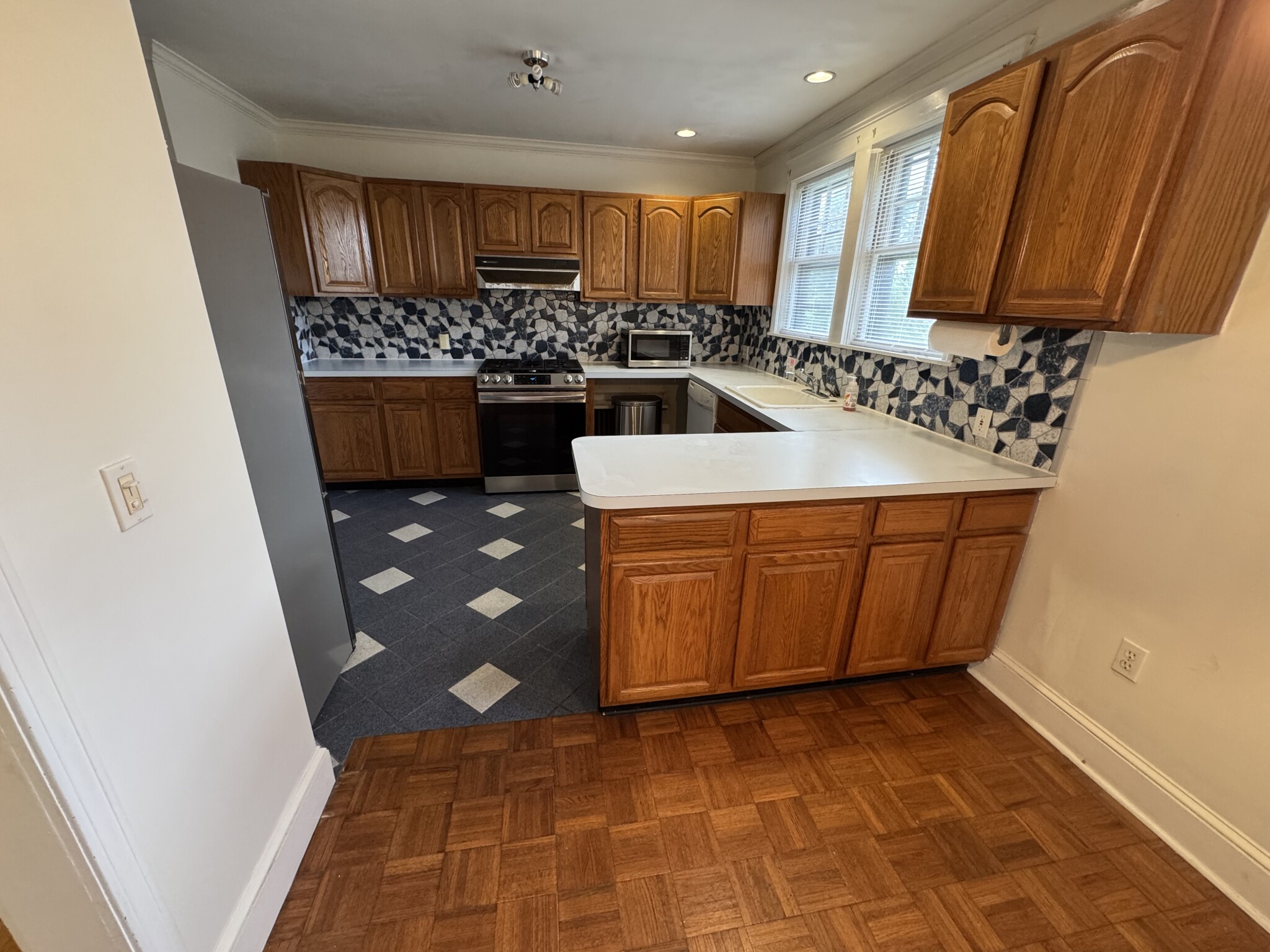 79 Winthrop Rd, Washington Square