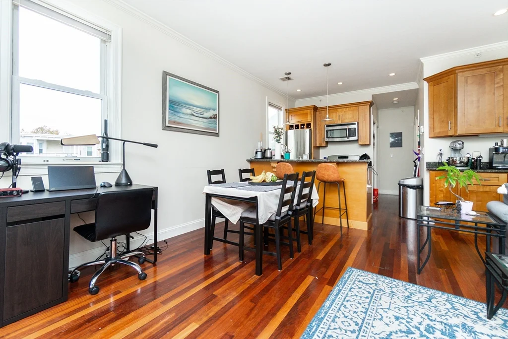 55 Kelly Rd, Cambridgeport