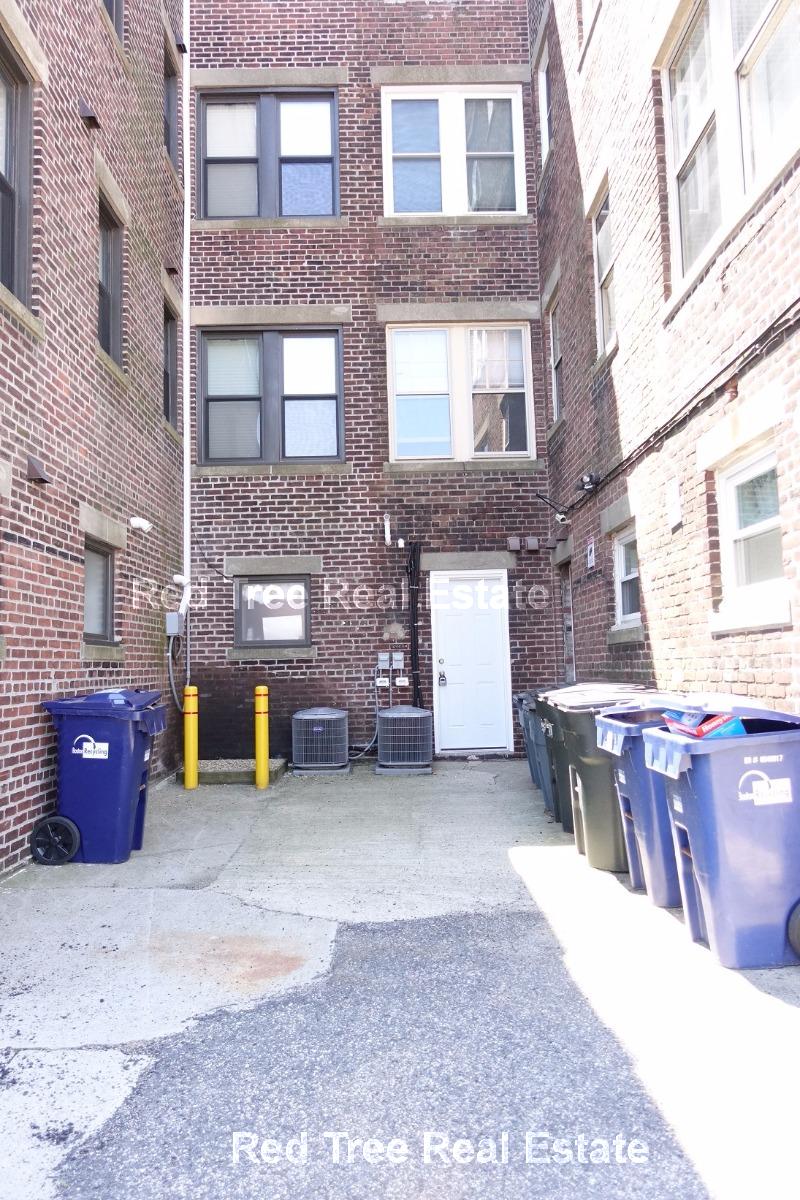 2009 Commonwealth Ave, Brighton