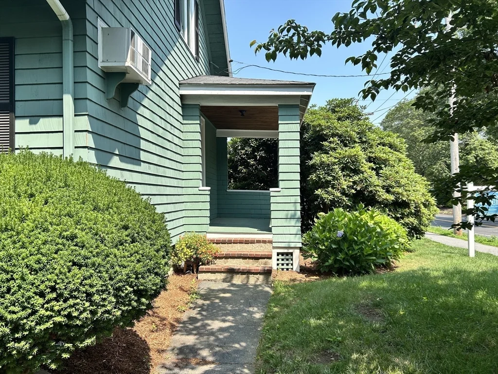 500 Lowell St, Lexington