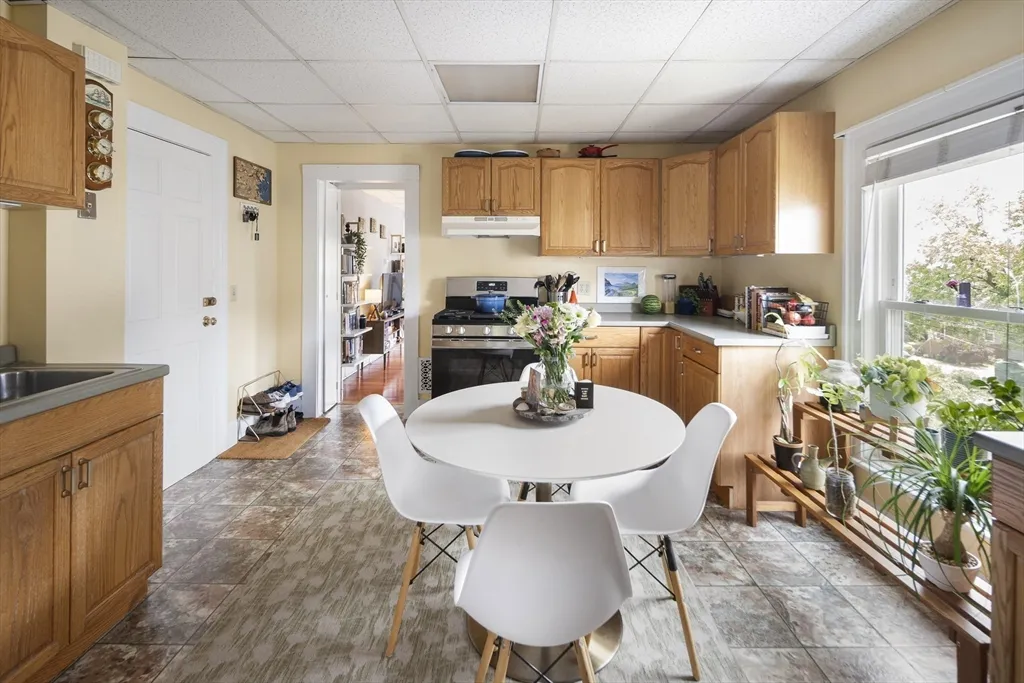 38 Spring, Spring Hill