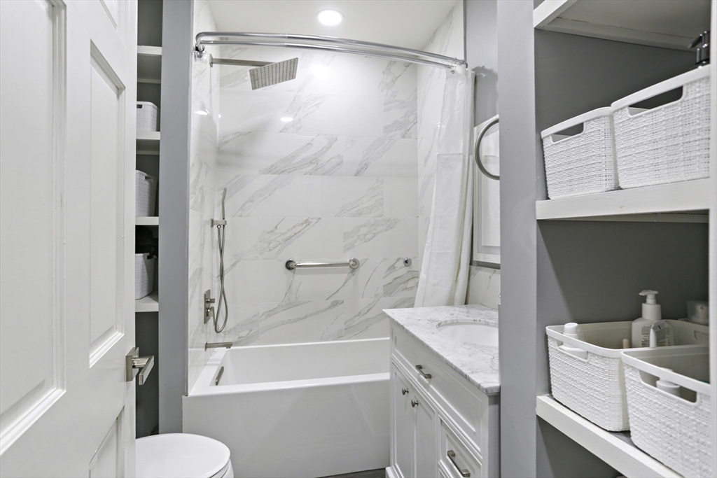 1283 Massachusetts Ave, Arlington Heights