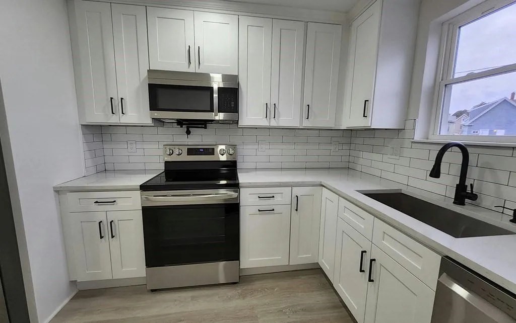 6 Harding Ave, West Everett