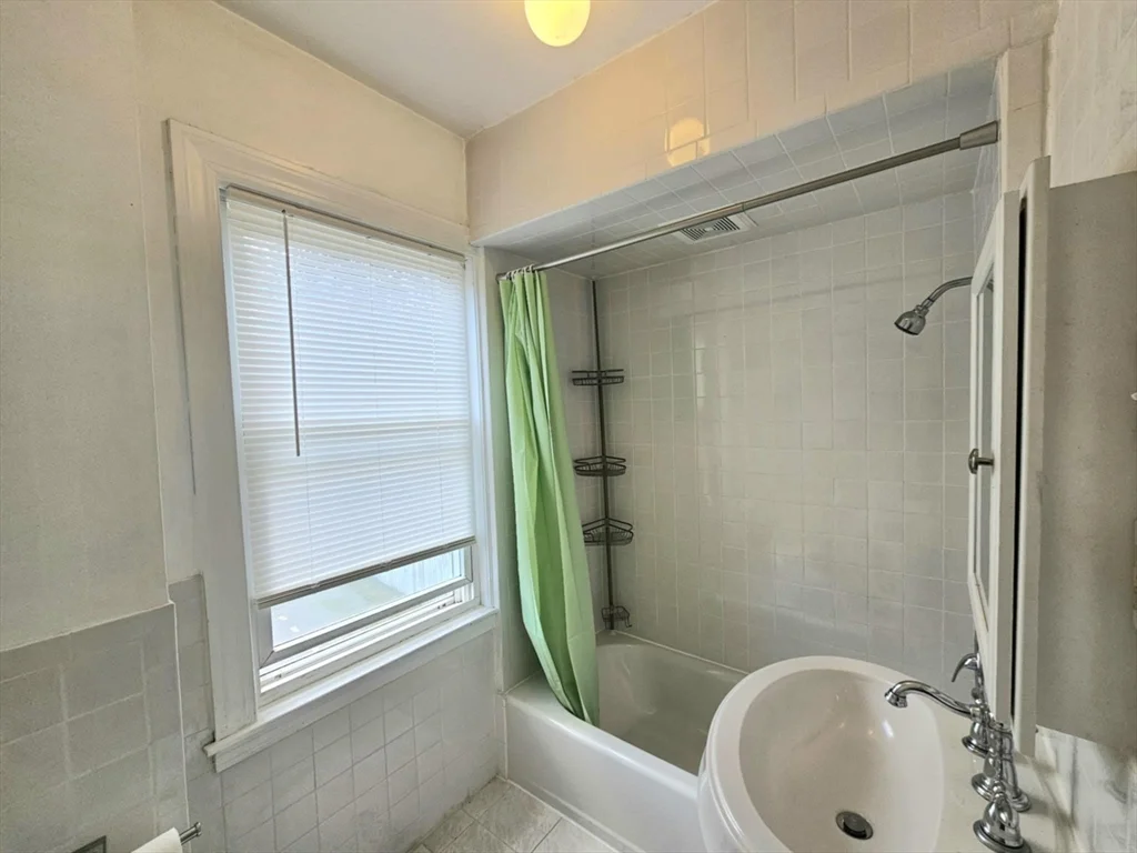 398 Charles St, Malden