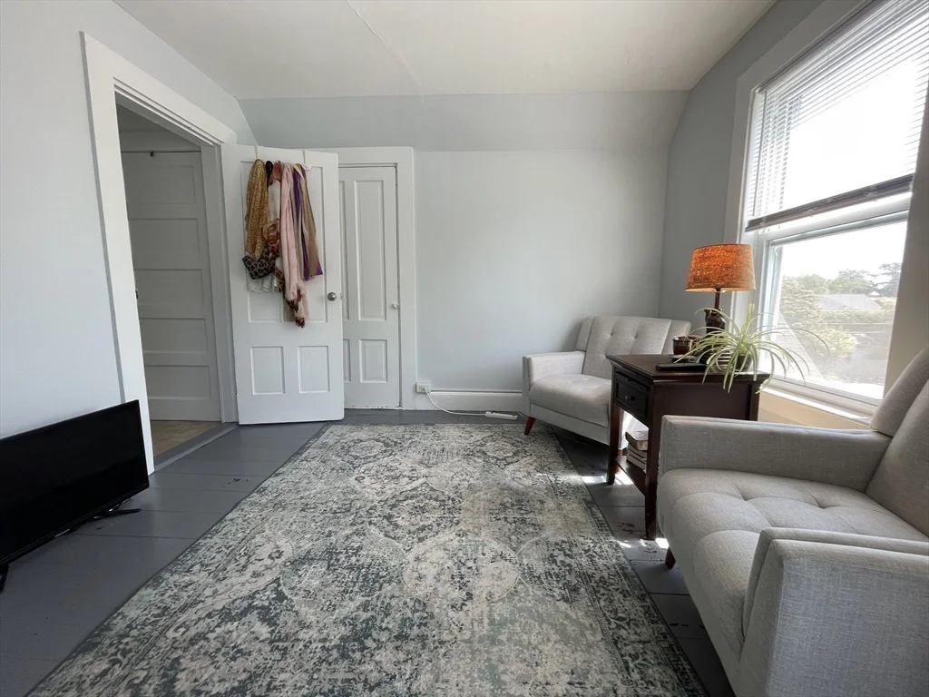 22 Cleveland Ave, Woburn