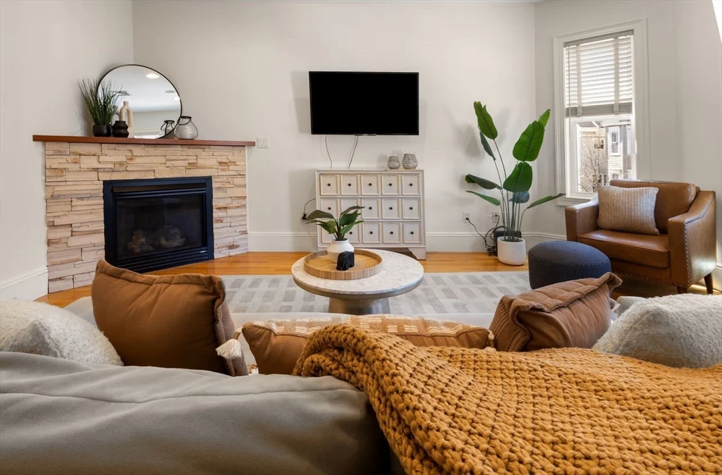 12 I St, South Boston