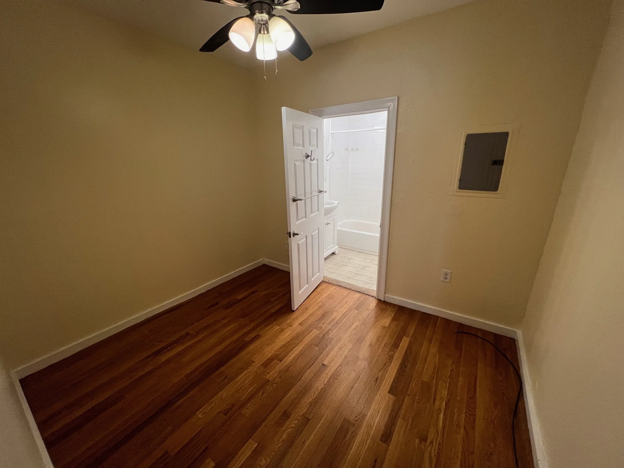 2 Otis St, East Somerville