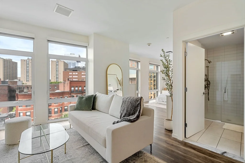 839 Beacon St, Fenway