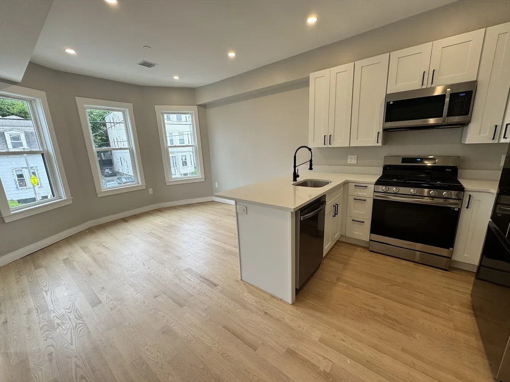 272 E Cottage St, Dorchester