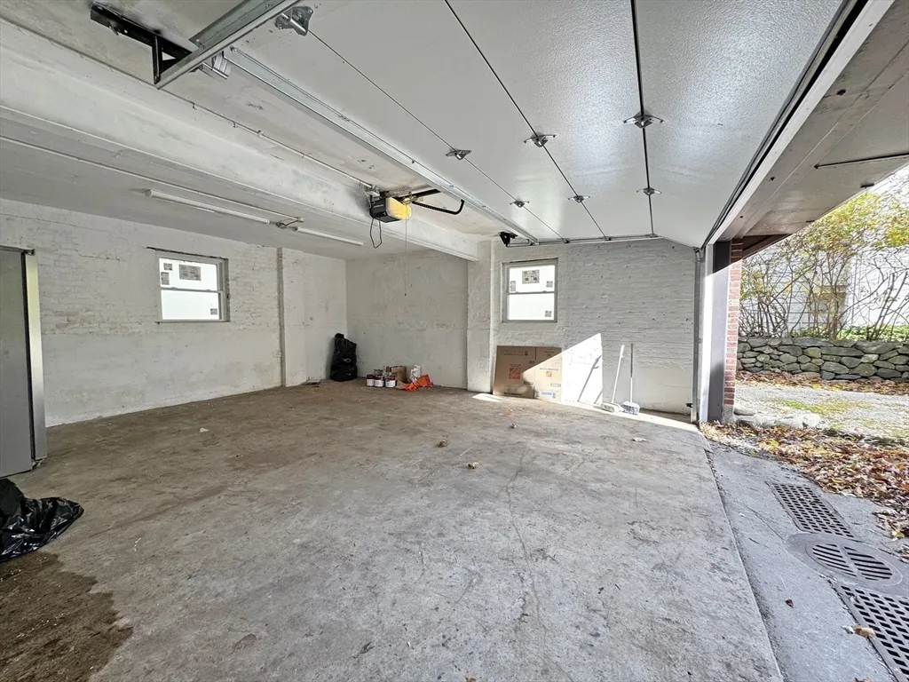 280 Quinobequin Rd, Waban