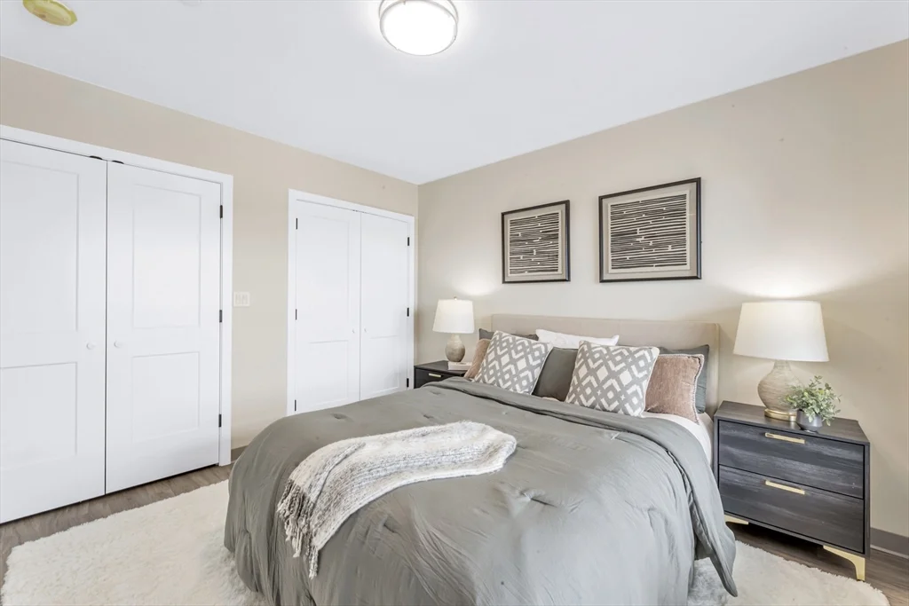 377 Cummins Highway, Roslindale