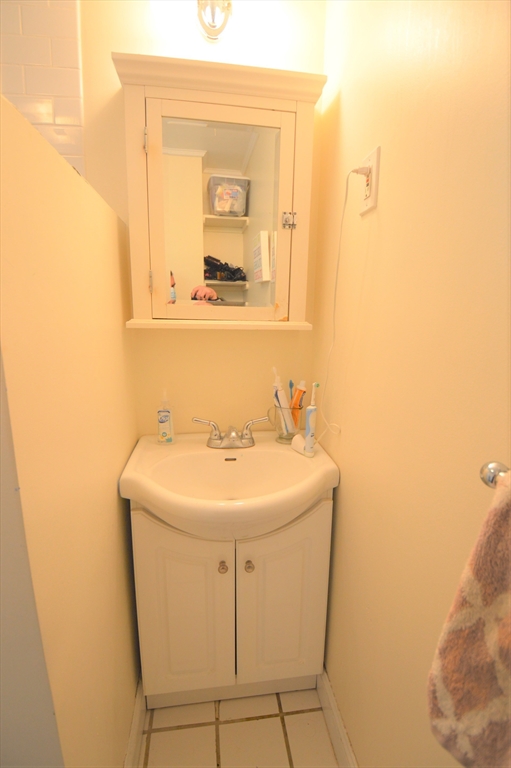 14 Breck Ave, Oak Square