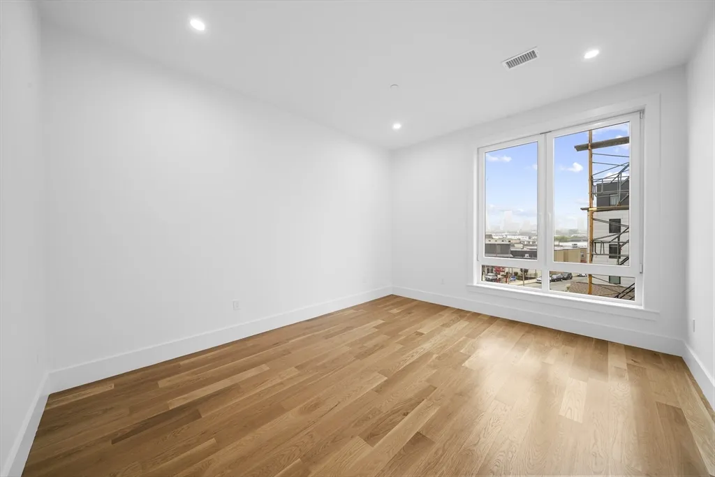 218 Old Colony Ave, South Boston