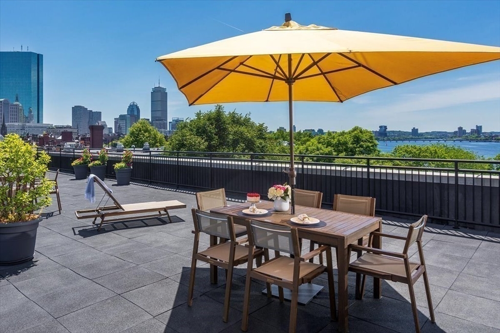 145 Pinckney, Beacon Hill