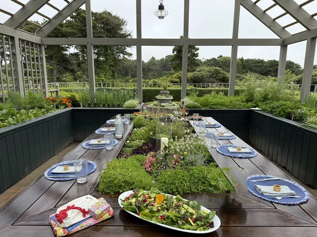 1 Pochick Ave, Nantucket