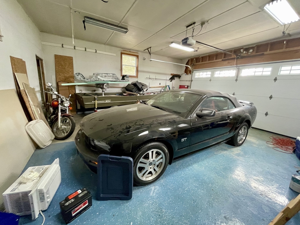 871 King St, Fall River