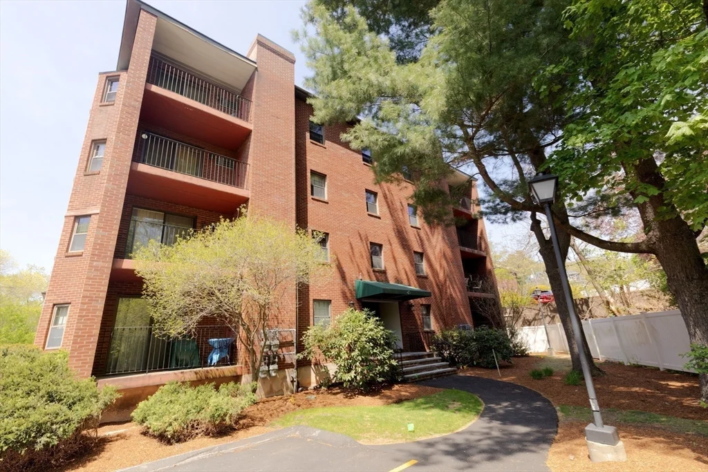16 Winter St, Waltham