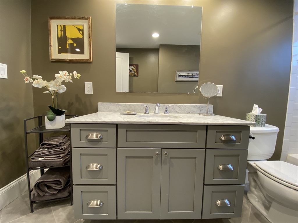 15 Oakdale St, Jamaica Plain