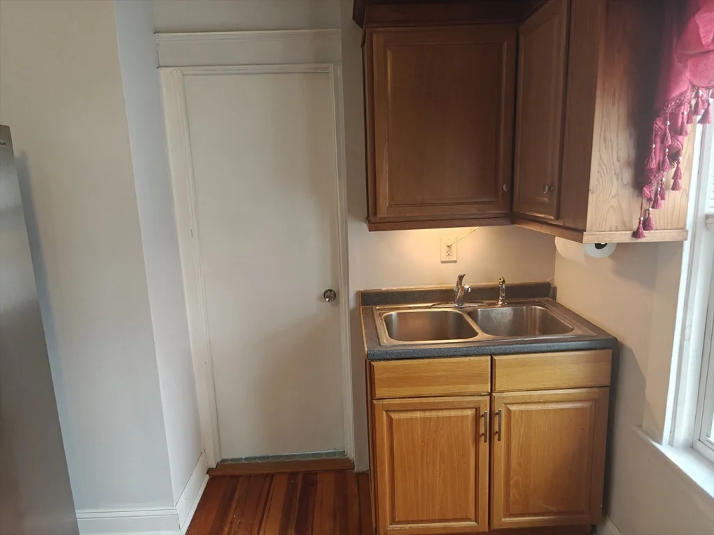 452 Osborn St, Fall River