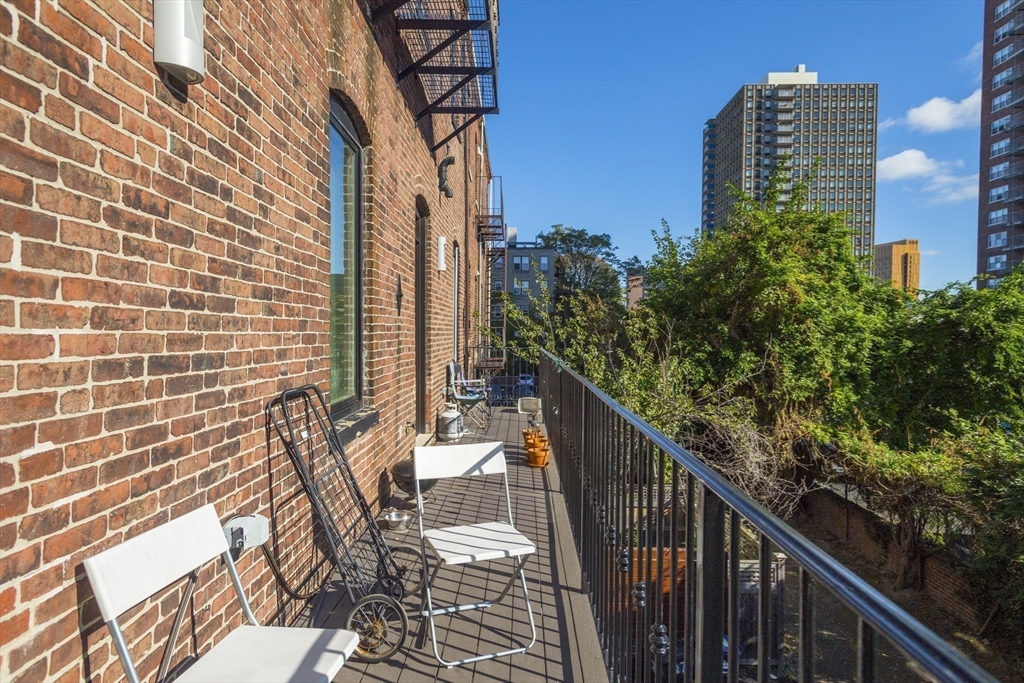 25 Worthington St, Roxbury