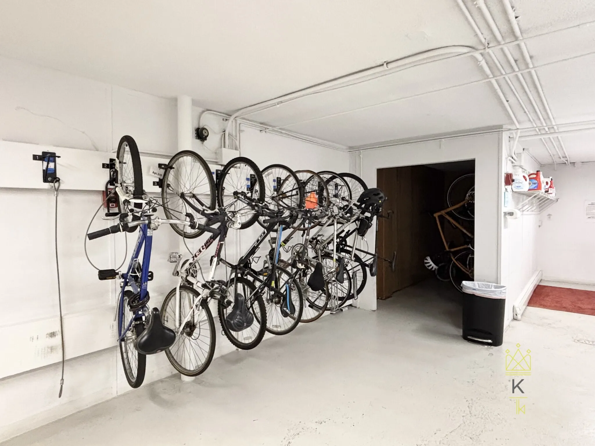 50 Green St, North Brookline