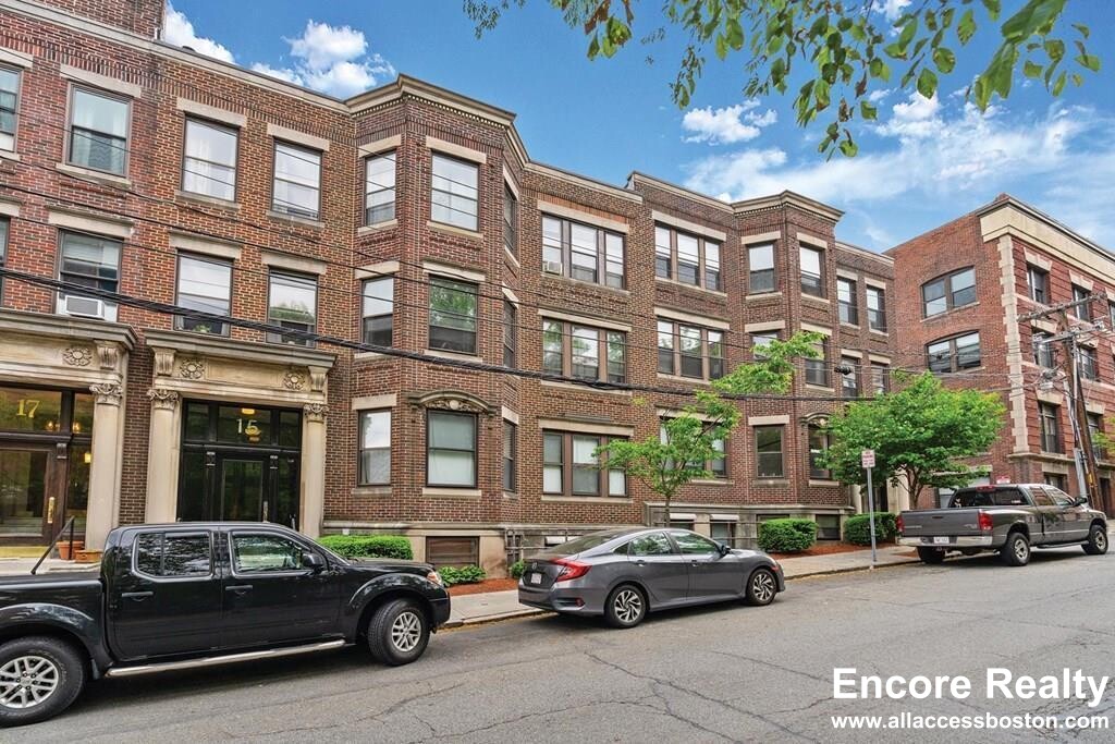 33 Stearns Rd, Coolidge Corner