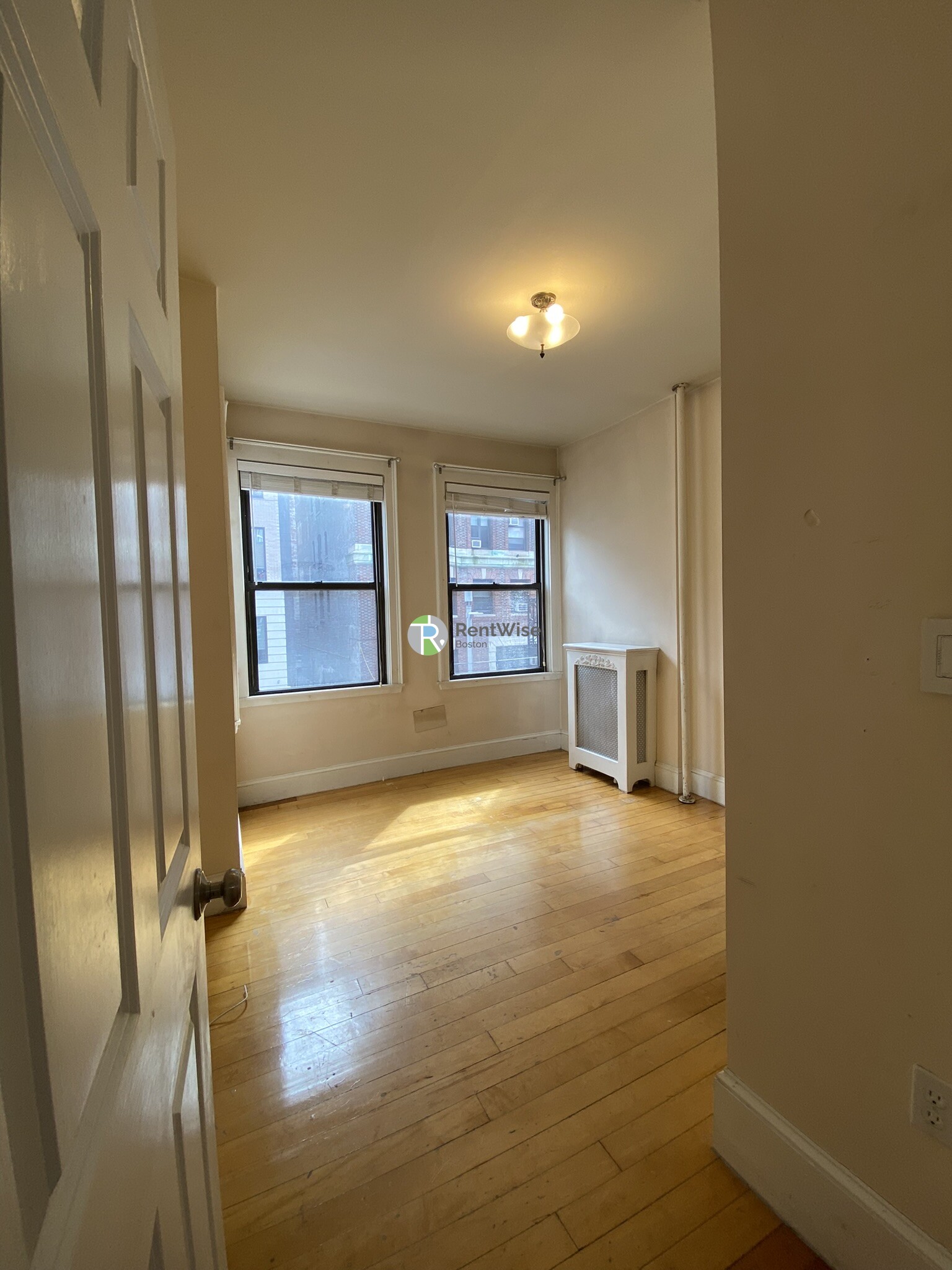 75 Burbank St, Fenway