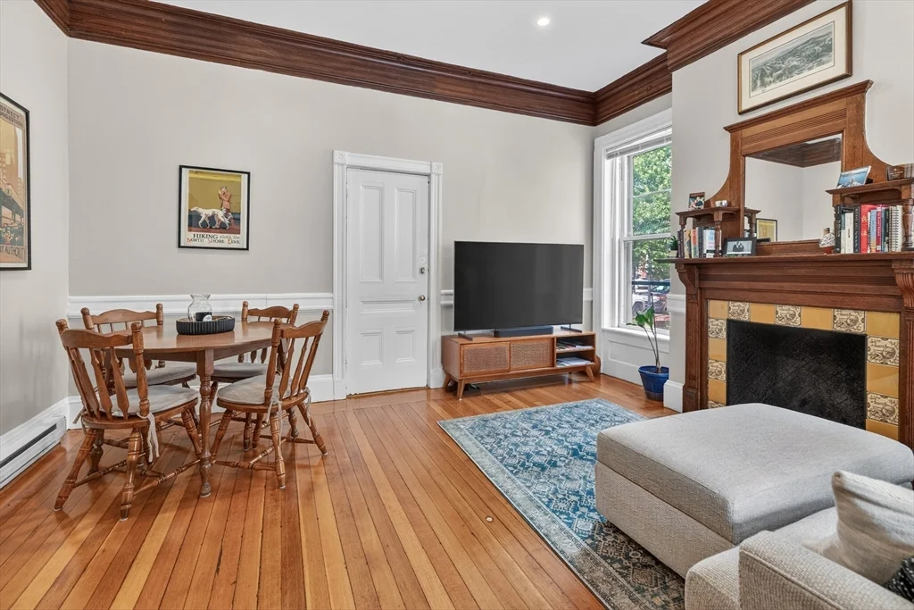 16 Cumberland St, Back Bay