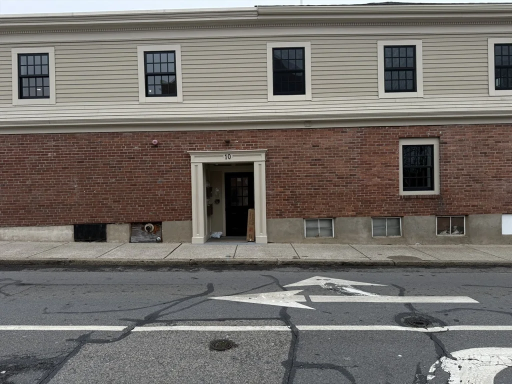 10 Leyden St, Plymouth