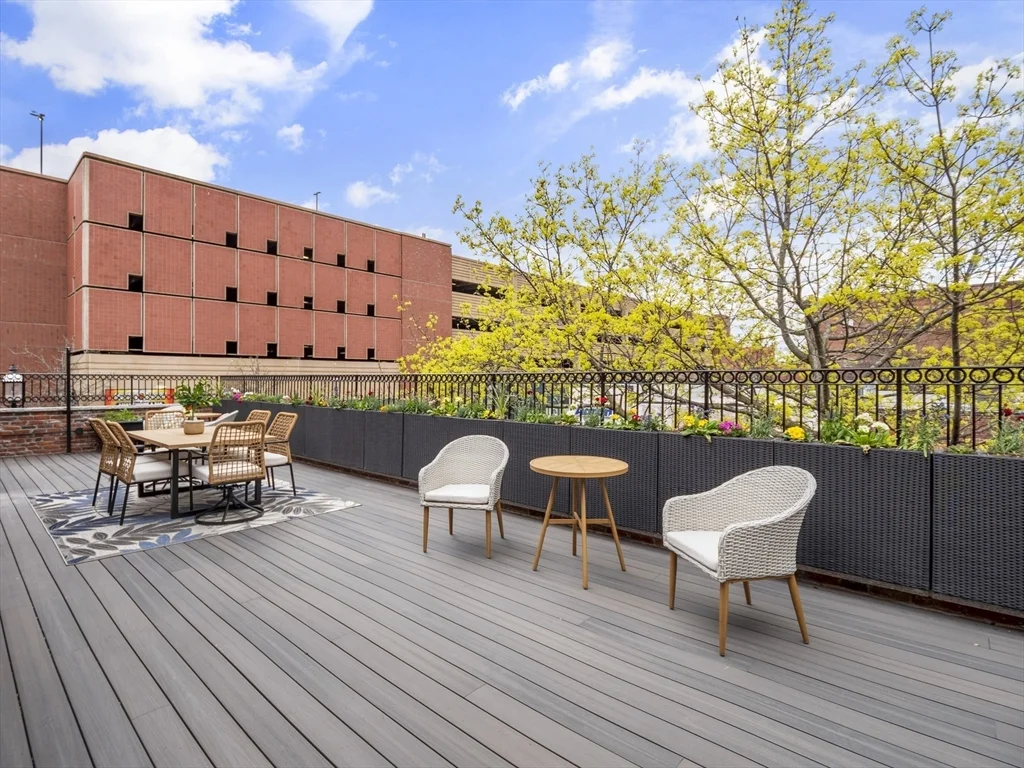 140 Middlesex, Downtown
